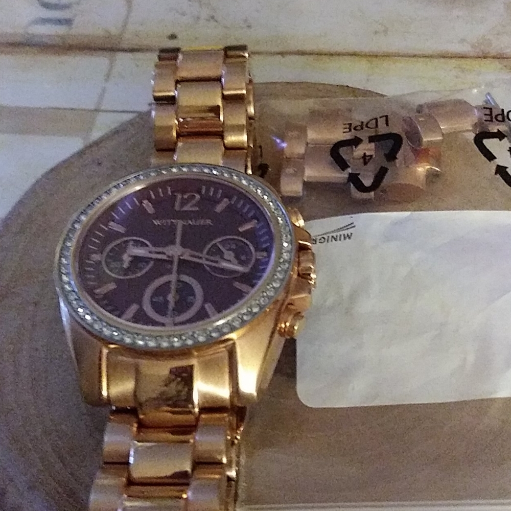 Wittaneur rose gold tone watch